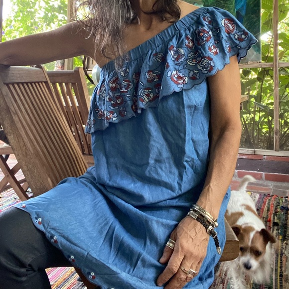 LED Lux Essential Denim maternity one shoulder dress. Embroidered. Sm - Picture 4 of 6